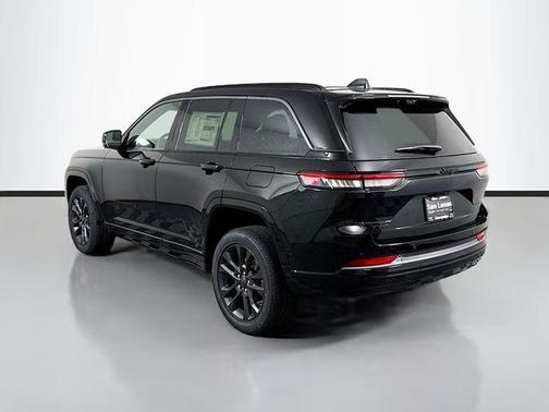 Diamond Black 2026 Jeep Grand Cherokee Limited