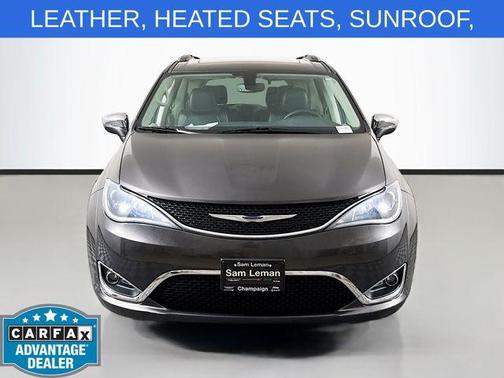 Granite Crystal Clearcoat Metallic 2019 Chrysler Pacifica Limited