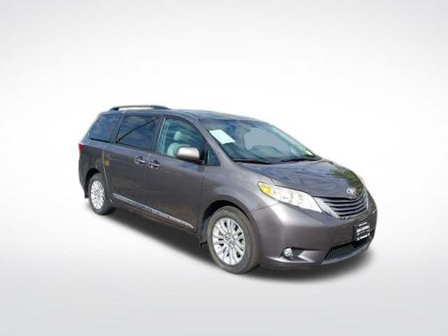 2017 Toyota Sienna XLE Premium