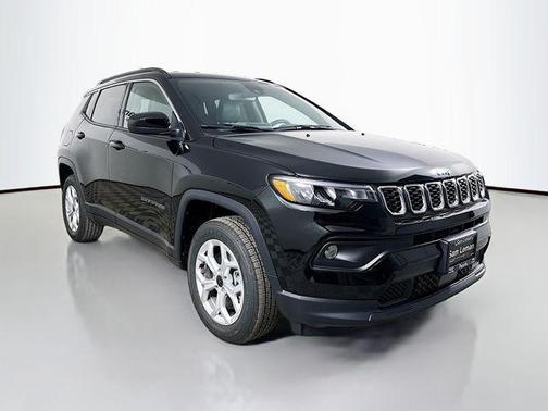 Diamond Black 2026 Jeep Compass Latitude