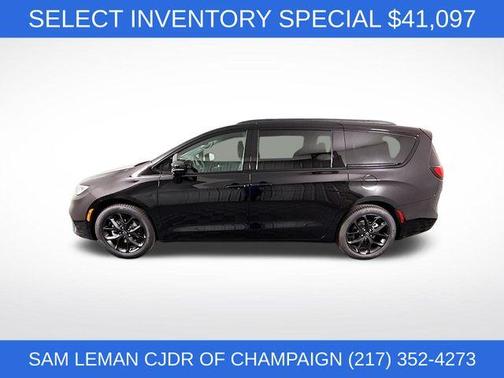 Diamond Black 2026 Chrysler Pacifica Select