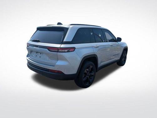 2022 Jeep Grand Cherokee Altitude
