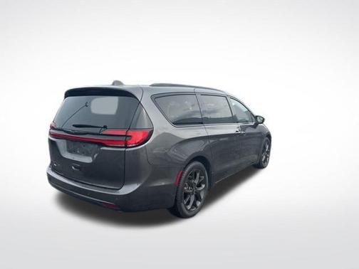 2021 Chrysler Pacifica Touring