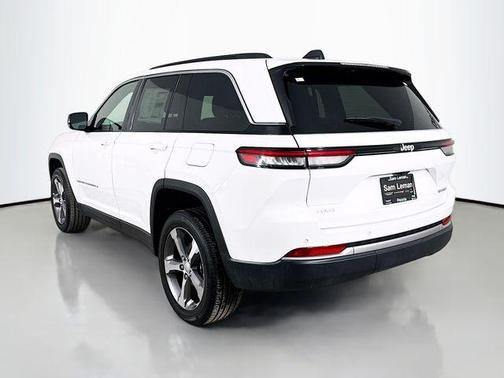 Bright White Clearcoat 2026 Jeep Grand Cherokee Limited