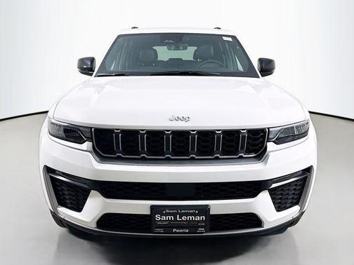 Bright White Clearcoat 2026 Jeep Grand Cherokee Limited