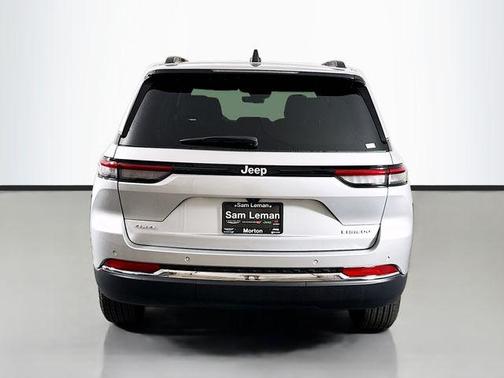 Silver Zynith 2025 Jeep Grand Cherokee Laredo X