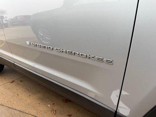 Silver Zynith 2025 Jeep Grand Cherokee Laredo X
