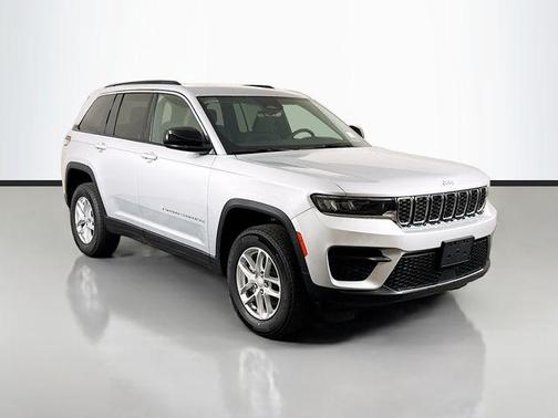 Silver Zynith 2025 Jeep Grand Cherokee Laredo X