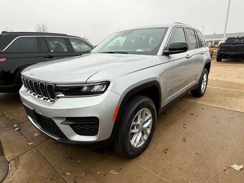 Silver Zynith 2025 Jeep Grand Cherokee Laredo X