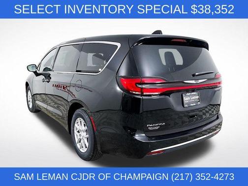 Diamond Black 2026 Chrysler Pacifica Select