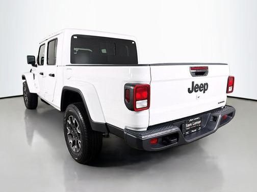Bright White Clearcoat 2026 Jeep Gladiator Sport