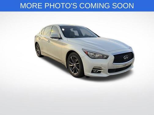 2015 INFINITI Q50 Premium