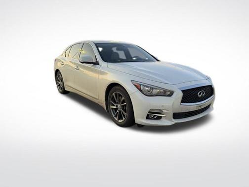 2015 INFINITI Q50 Premium