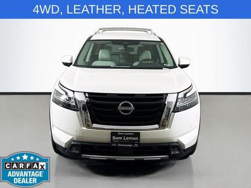 White 2022 Nissan Pathfinder SL