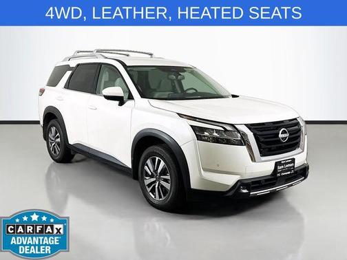 White 2022 Nissan Pathfinder SL