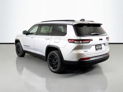 Silver Zynith 2026 Jeep Grand Cherokee L Laredo