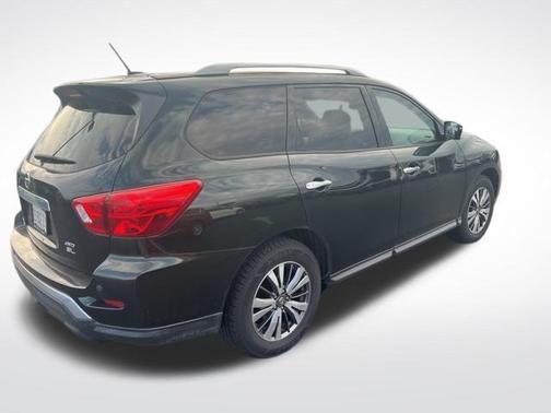 2018 Nissan Pathfinder SL