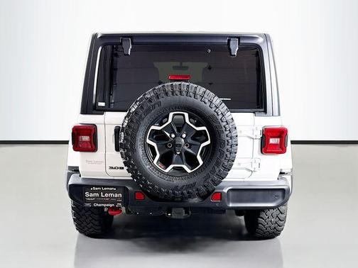 Bright White Clearcoat 2023 Jeep Wrangler Rubicon
