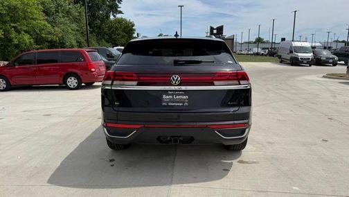 Deep Black Pearl Effect 2024 Volkswagen Atlas Cross Sport 2.0T SE w/Technology