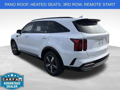 Glacial White Pearl 2022 Kia Sorento S