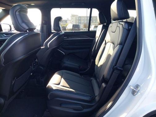 2025 Jeep Grand Cherokee L Overland