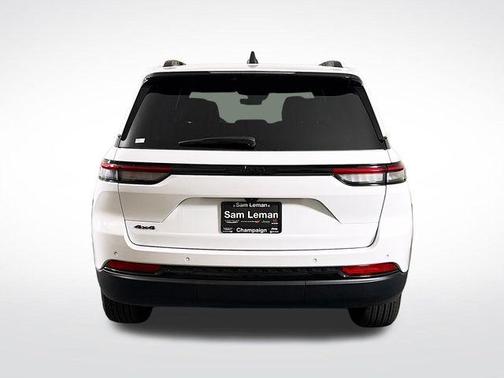 Bright White Clearcoat 2025 Jeep Grand Cherokee Laredo