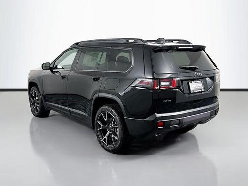 Diamond Black 2026 Jeep Cherokee Overland