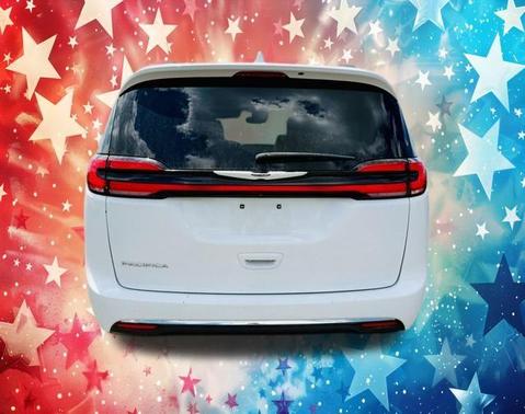2022 Chrysler Pacifica Touring-L