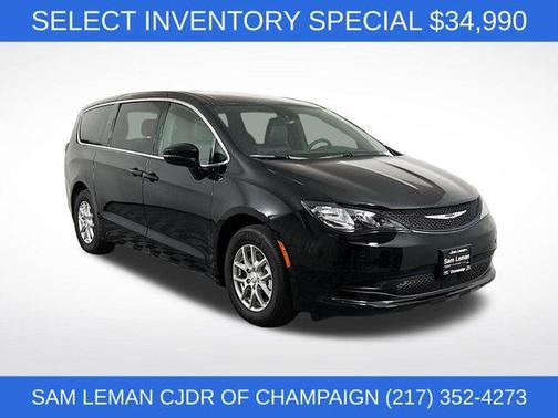 Diamond Black 2026 Chrysler Voyager LX