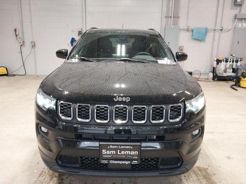 Diamond Black 2026 Jeep Compass Latitude