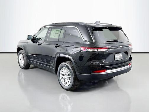 Diamond Black 2026 Jeep Grand Cherokee Laredo X