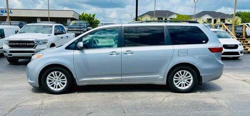 2017 Toyota Sienna XLE Premium