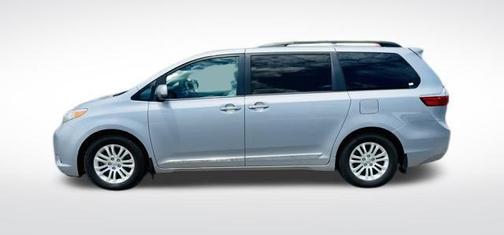 2017 Toyota Sienna XLE Premium