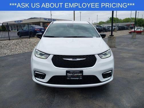 2025 Chrysler Pacifica Select
