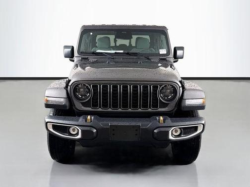Granite Crystal Clearcoat Metallic 2026 Jeep Gladiator 85th Anniversary Edition