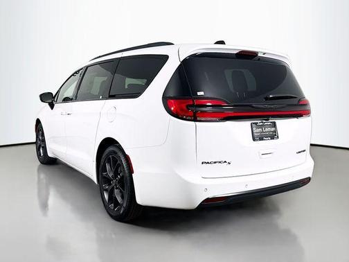 Bright White Clearcoat 2026 Chrysler Pacifica Limited