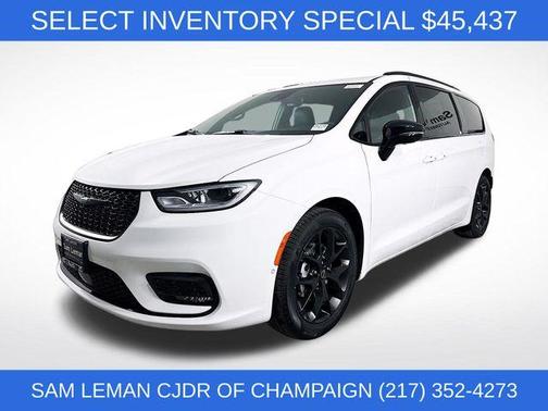 Bright White Clearcoat 2026 Chrysler Pacifica Limited