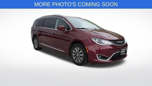 Velvet Red Pearlcoat 2019 Chrysler Pacifica Touring-L Plus