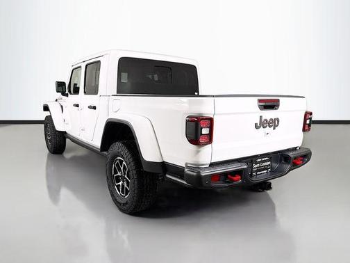 Bright White Clearcoat 2026 Jeep Gladiator Rubicon