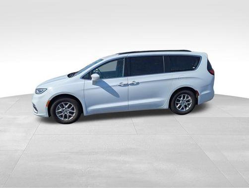 2022 Chrysler Pacifica Touring-L