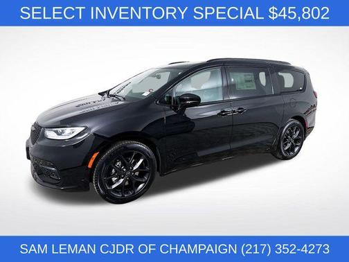Diamond Black 2026 Chrysler Pacifica Limited