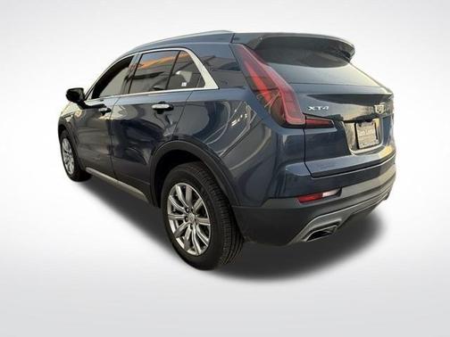 2022 Cadillac XT4 Premium Luxury