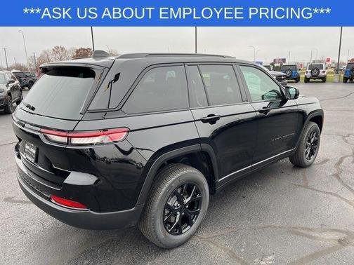 2025 Jeep Grand Cherokee Laredo