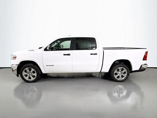 Bright White Clearcoat 2026 RAM 1500 Big Horn/Lone Star