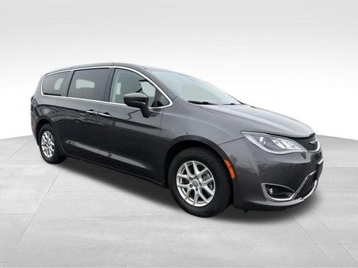 Granite Crystal Clearcoat Metallic 2020 Chrysler Pacifica Touring