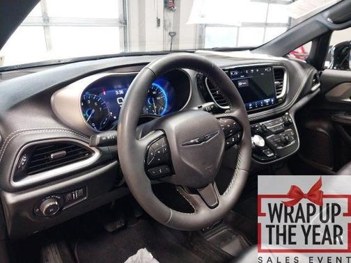 2024 Chrysler Pacifica Touring-L