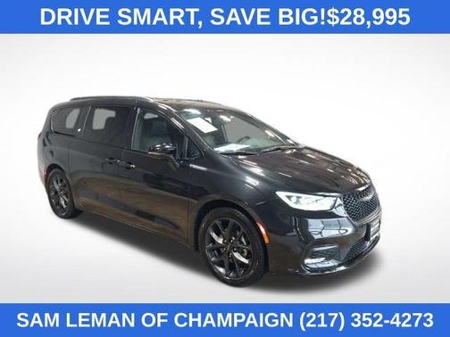 2024 Chrysler Pacifica Touring-L