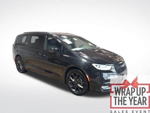 2024 Chrysler Pacifica Touring-L