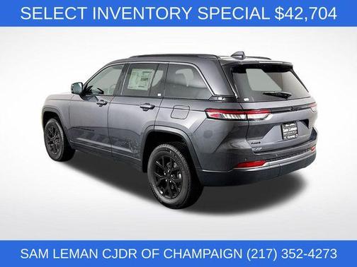 Metallic 2026 Jeep Grand Cherokee Laredo