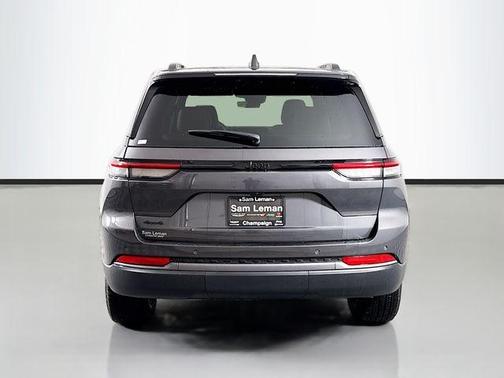 Metallic 2026 Jeep Grand Cherokee Laredo
